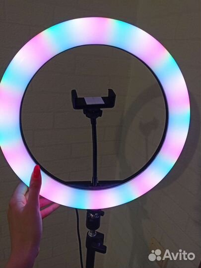 Кольцевая светодиодная лампа