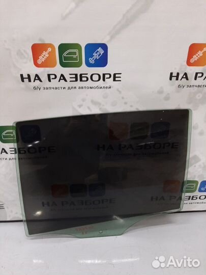 Стекло двери заднее левое Skoda Superb 3T CDA 2011