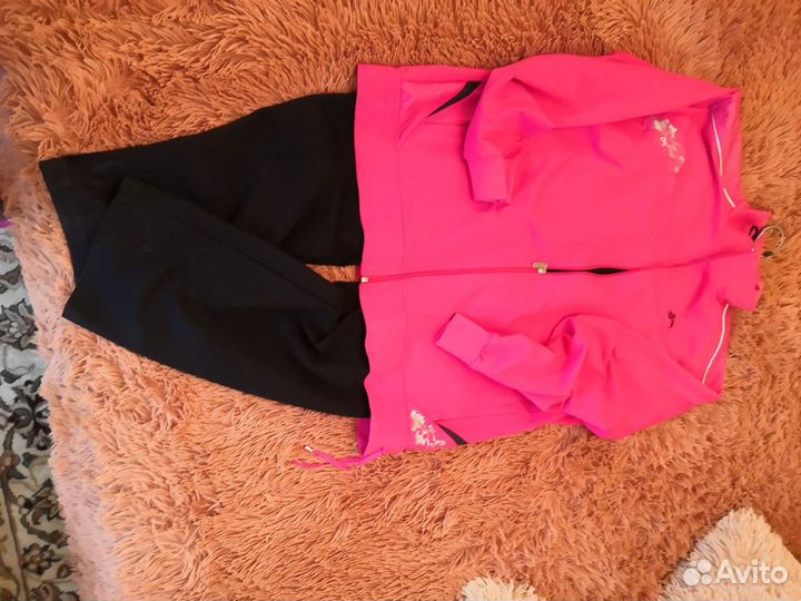 Костюм спортивнвй