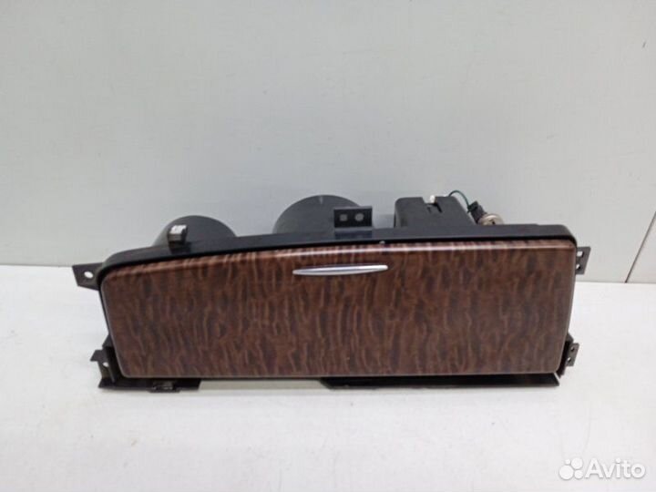 Подстаканник Nissan Patrol Y62 5.6 2011