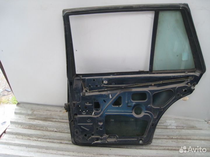 Дверь задняя Прав. Мерседес E-Класс 1991г 2.3л