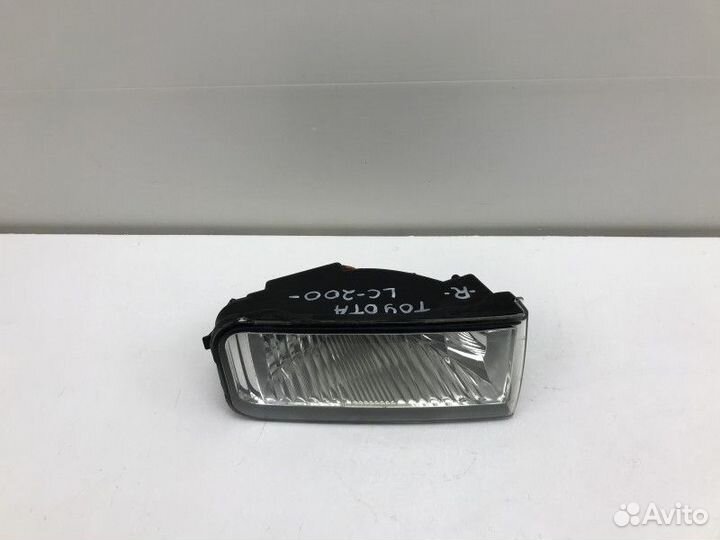 Правая противотуманная фара Toyota Land Cruiser 10