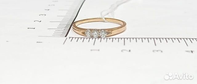 Золотое кольцо с камнем 18,5р