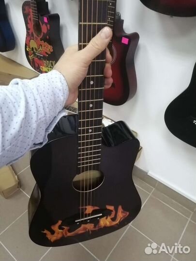 Гитара с изображением огня