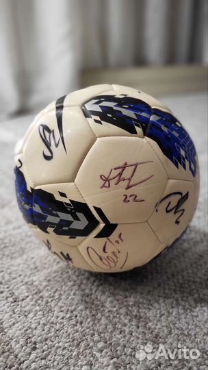 Футбольный мяч с автографами чемпионов России