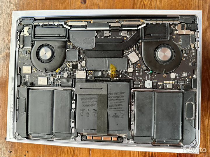 MacBook Pro 13 i5 2,0/16Gb/512