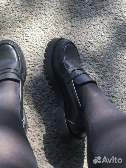 Лоферы женские