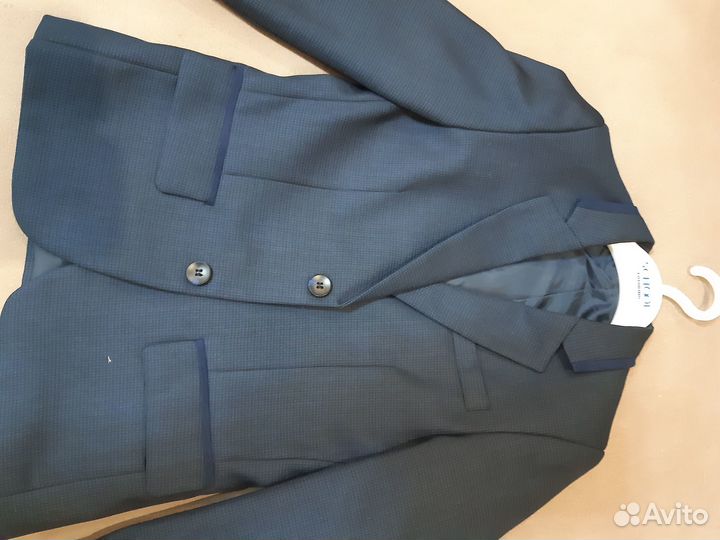 Продам костюм для первоклассника