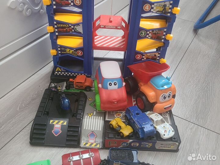 Поезд, машинки