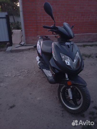 Скутер-мопед stels tactic 50