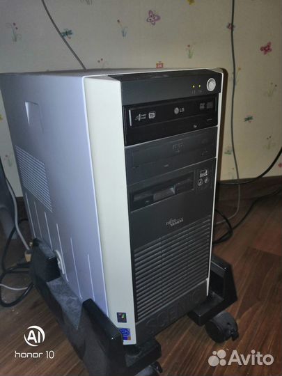 Монитор для компьютера Fujitsu-Siemens