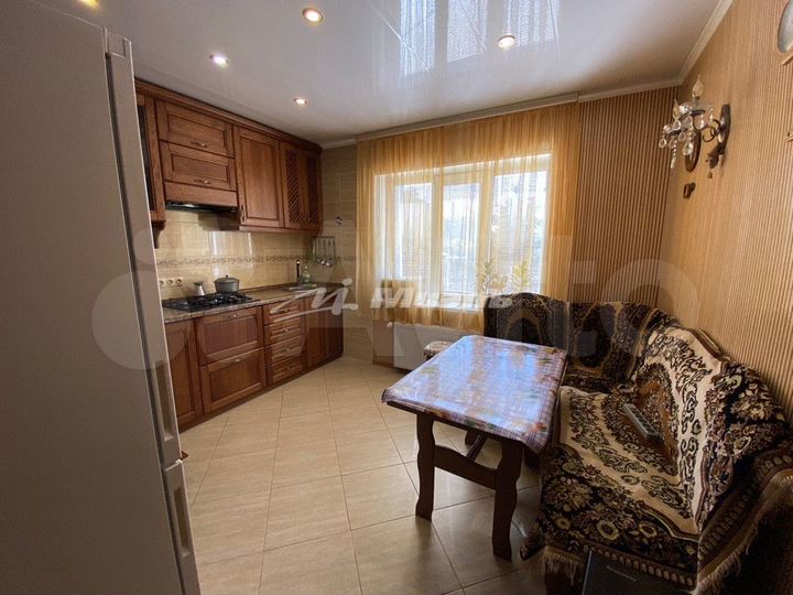 Дом 280 м² на участке 6 сот.