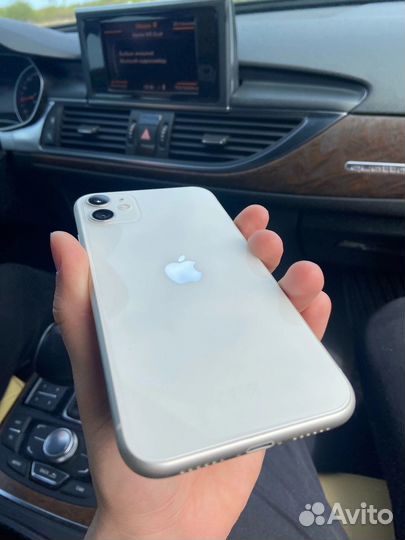 iPhone 11, 64 ГБ