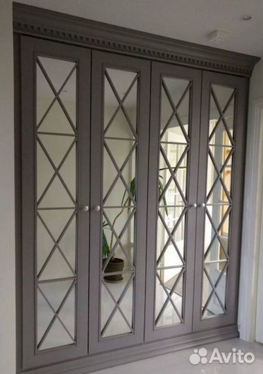 Шкаф распашной на заказ. Бесплатный замер