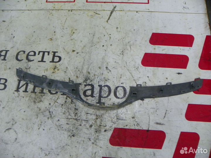 Накладка на решетку радиатора Hyundai Elantra