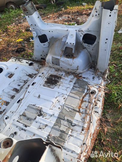 Для Лада Ларгус Логан 1