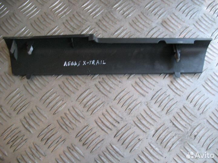 Накладка центральной консоли Ниссан Икс-треил T30