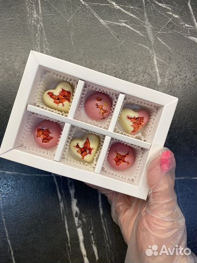 Шоколадные конфеты ручной работы