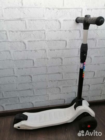Самокат трёхколёсный детский