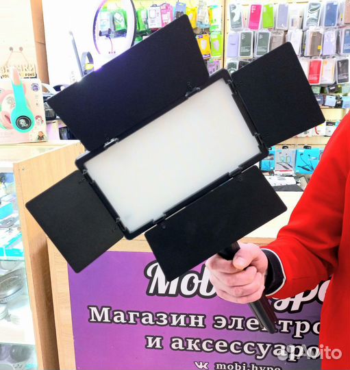 Видеосвет с настольным штативом и аккумуляторами