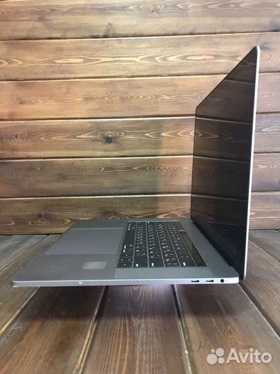 Macbook Pro 15 2018 i7 32gb 512ssd