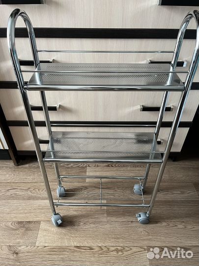 Передвижная полка на колесах