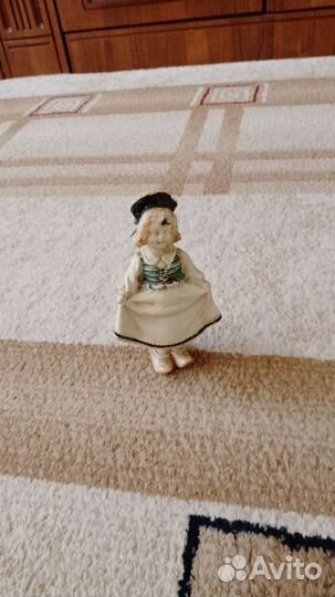 Статуэтка фарфор