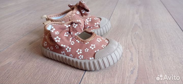 Туфли для девочки 24 размер