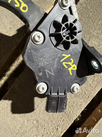 Педаль газа акселератор Toyota Corolla 150