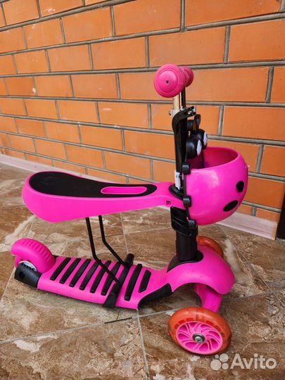 Самокат трехколесный с сидушкой