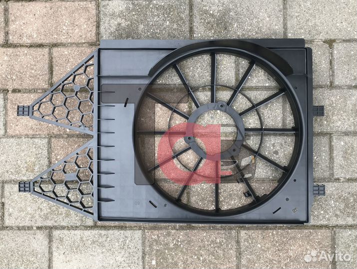 Диффузор вентилятора Поло седан