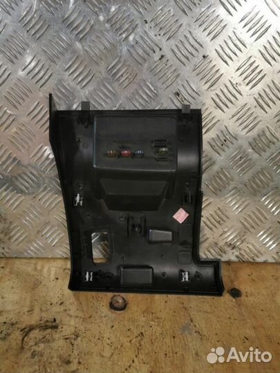 Крышка блока предохранителей Peugeot 307 уневерсал