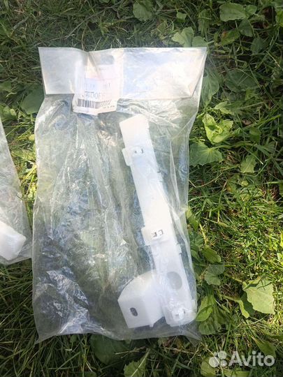 Кронштейн бампера перед правы Mitsubishi Lancer 10