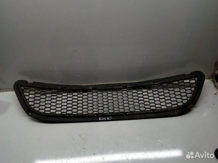 Решетка бампера центральная Kyron