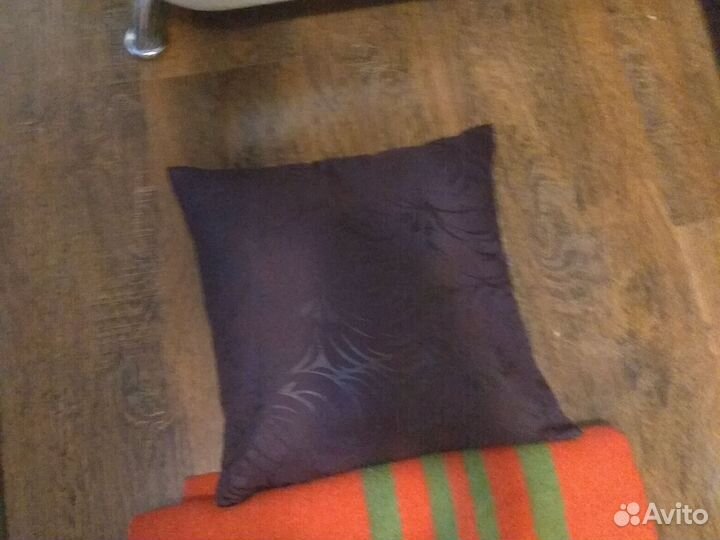 Два одеяла 1,5 и три покрывала