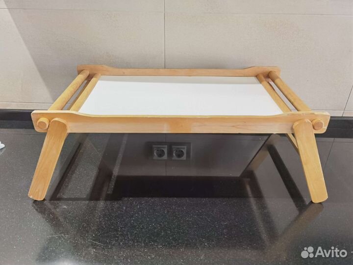 Столик для завтрака, ноутбука