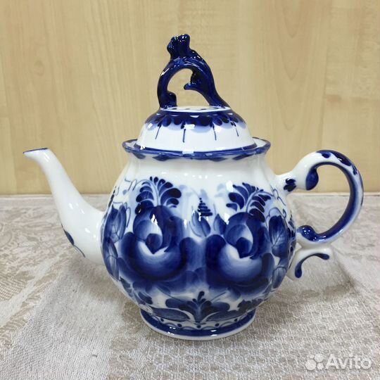 Коллекция чайников гжель