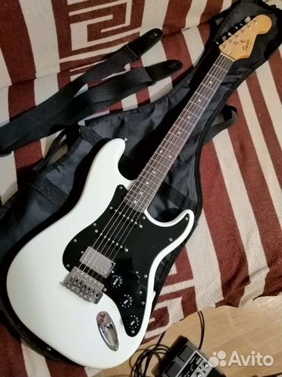 Электрогитара Fender Squier, фэтстрат мод