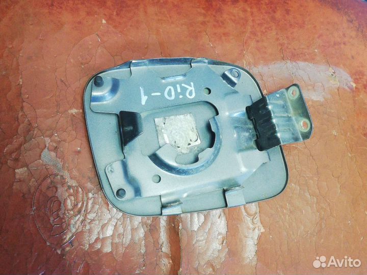 Лючок бензобака Киа Рио Kia Rio 1