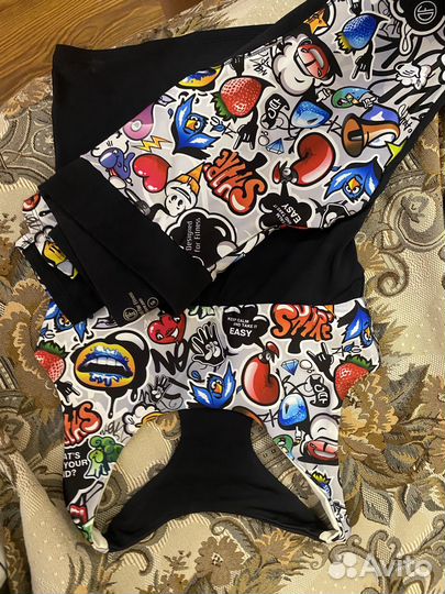 Фитнес костюм designed for fitness