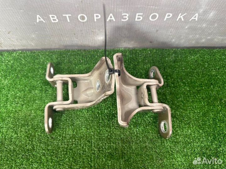 Петли двери передние правые Kia Picanto 2 1.0 G3LA