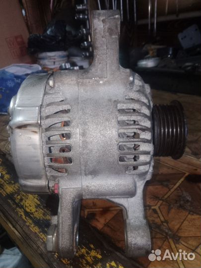 Генератор на toyota corolla 150