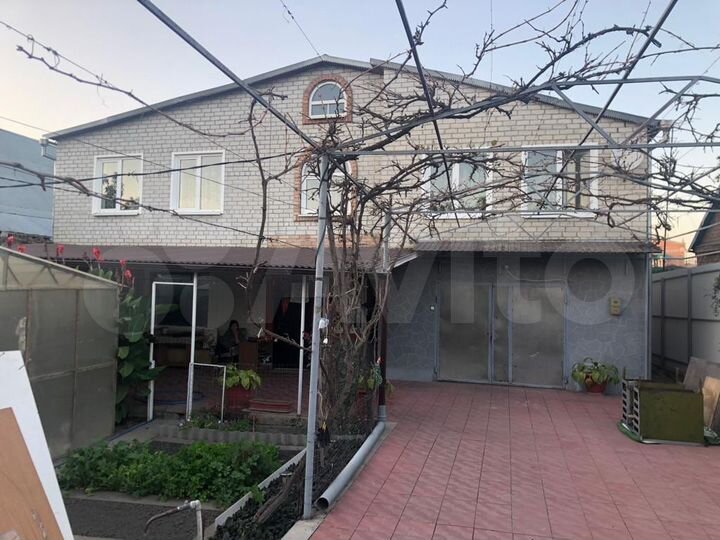 Дом 183 м² на участке 6 сот.