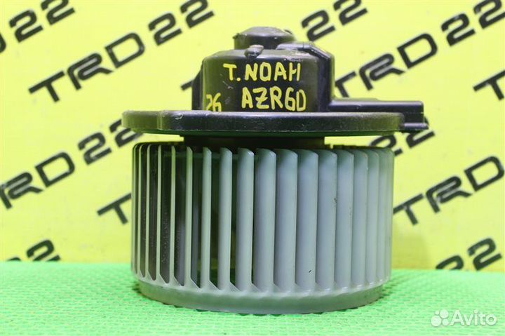 Мотор печки Toyota Noah AZR60 1AZ-FSE