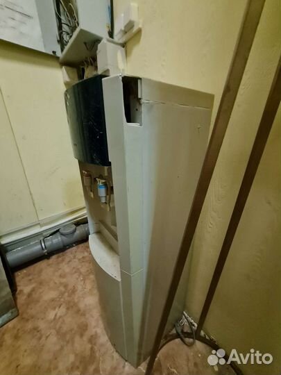 Куллер для воды напольный