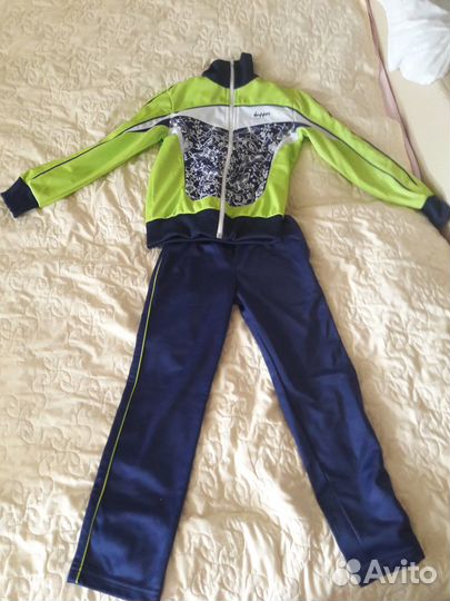 Костюм спортивный