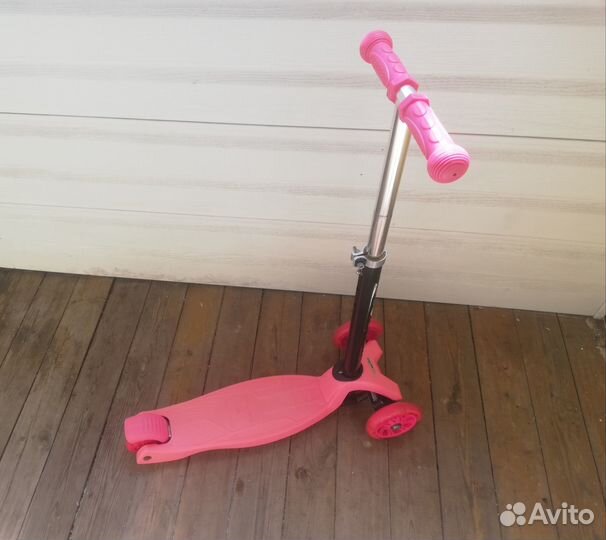 Детский самокат трёхколёсный