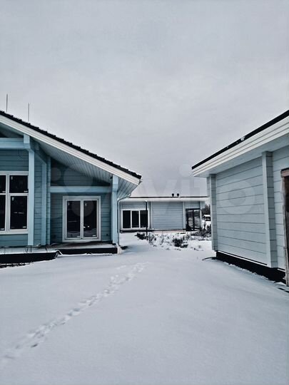 Коттедж 256 м² на участке 12 сот.