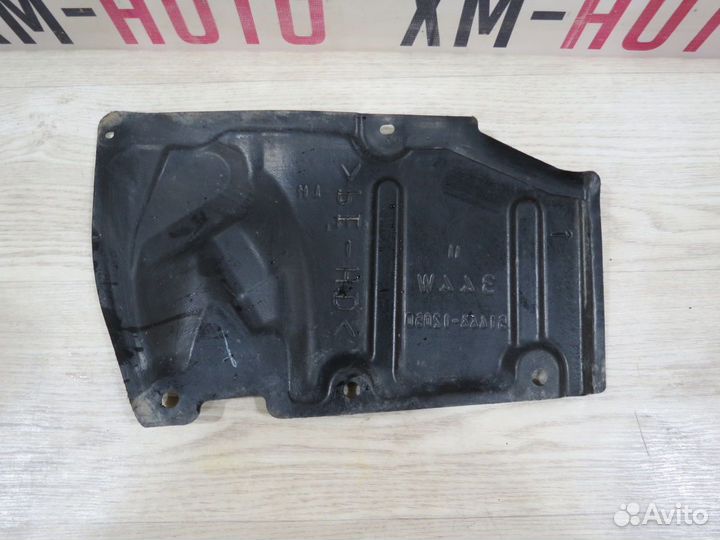 Пыльник двигателя Toyota Corolla 150