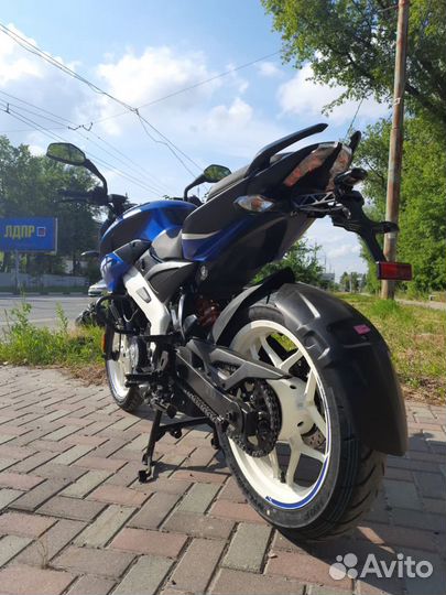 Мотоцикл Bajaj Pulsar NS200 bsiv